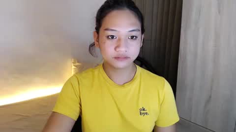 Snapshot of sweet_tenshi chatting on 09/30/25, 04:06 tenshi online show from 09/30/25, 04:06