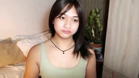 Snapshot of sweet_tenshi chatting on 10/24/25, 08:49 tenshi online show from 10/24/25, 08:49