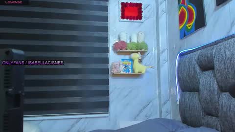 Isabella online show from 11/17/25, 12:49