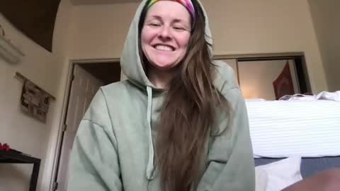 Snapshot of sweet_truffle chatting on 05/11/26, 04:04 Heidi Brenner - Please check bio for schedule FAQ online show from 05/11/26, 04:04