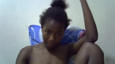 Snapshot of sweet_vee1 chatting on 05/10/26, 05:29 Princess vee online show from 05/10/26, 05:29