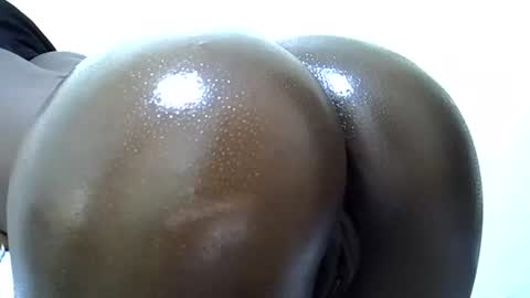 Snapshot of sweet_vee1 chatting on 06/11/26, 02:44 Princess vee online show from 06/11/26, 02:44