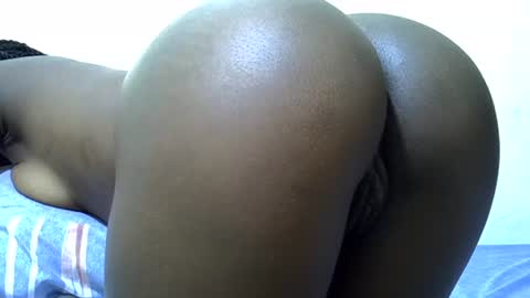 Snapshot of sweet_vee1 chatting on 06/17/26, 11:38 Princess vee online show from 06/17/26, 11:38