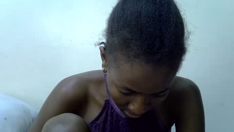 Snapshot of sweet_vee1 chatting on 07/12/26, 10:45 Princess vee online show from 07/12/26, 10:45
