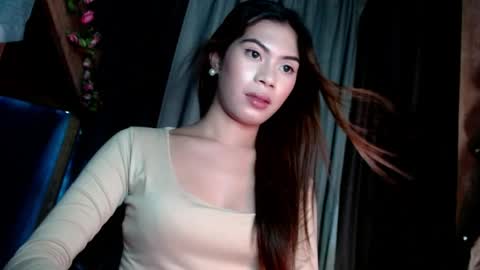 sweet_vell online show from 05/30/26, 05:21