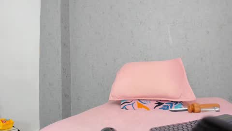 Victoria  online show from 10/08/25, 07:55