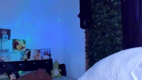 Steven independent model online show from 06/07/26, 04:22