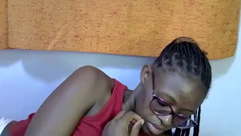 sweet_zarah online show from 03/16/26, 09:24