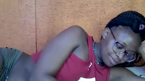 sweet_zarah online show from 04/17/26, 01:30