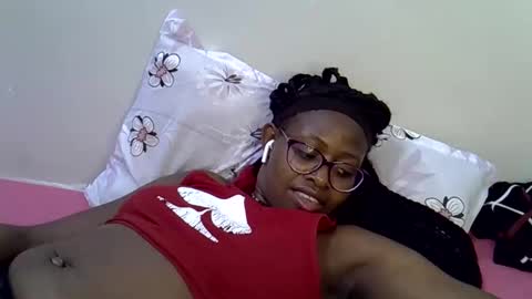 sweet_zarah online show from 04/19/26, 06:10