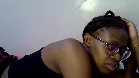 sweet_zarah online show from 04/21/26, 01:42