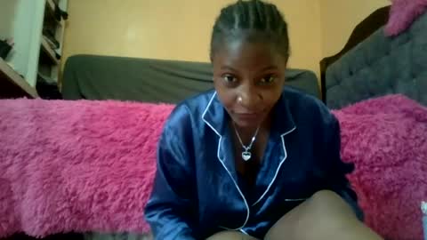 Snapshot of sweet_zella chatting on 06/18/26, 11:03 zellate online show from 06/18/26, 11:03