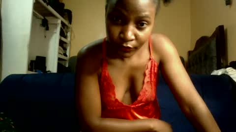 Snapshot of sweet_zella chatting on 07/06/26, 04:42 zellate online show from 07/06/26, 04:42