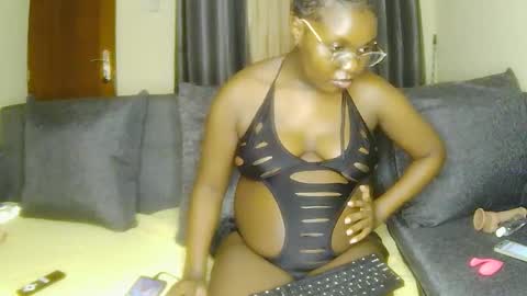 sweetandria_ online show from 02/09/26, 04:44