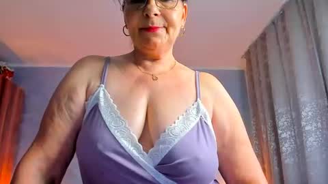 Snapshot of sweetangell69_ chatting on 07/02/26, 03:23 Viorica online show from 07/02/26, 03:23