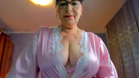 Snapshot of sweetangell69_ chatting on 07/21/26, 03:09 Viorica online show from 07/21/26, 03:09