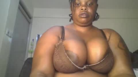 Snapshot of sweetbaby46 chatting on 11/05/25, 02:22 sweetbaby46 online show from 11/05/25, 02:22