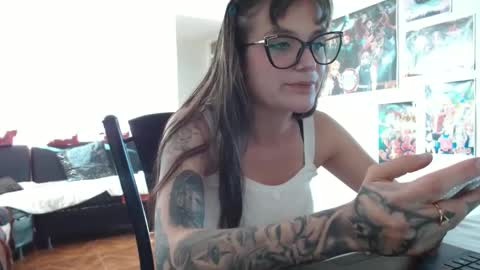 Bella  online show from 10/01/25, 08:59