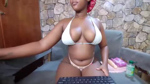 Snapshot of sweetberry0002 chatting on 02/13/25, 10:55 Berry online show from 02/13/25, 10:55