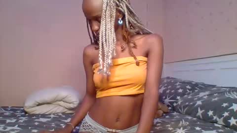 sweetberry30 online show from 10/25/25, 02:13