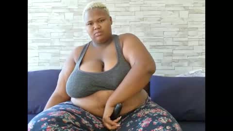 Snapshot of sweetbigmelons01 chatting on 03/09/26, 08:29 sweetbigmelons01 online show from 03/09/26, 08:29