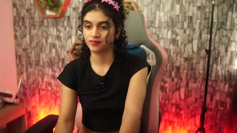 Salom independent model online show from 04/18/26, 05:06