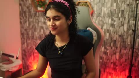 Salom independent model online show from 04/18/26, 07:58