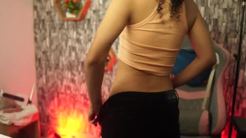 Salom independent model online show from 04/20/26, 09:05