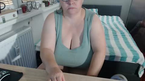 Sweetboobs85h online show from 10/28/25, 05:04