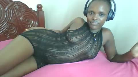 Snapshot of sweetclit99 chatting on 10/19/25, 10:49 sweetclit99 online show from 10/19/25, 10:49