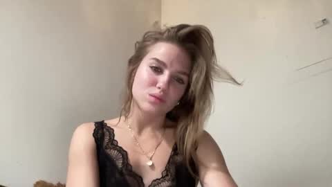 sweetcme online show from 04/01/26, 07:42