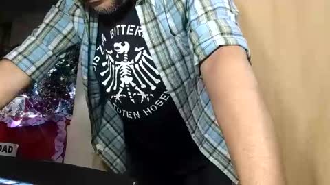 Snapshot of sweetcuervo chatting on 12/22/24, 07:33 sweetcuervo independent model online show from 12/22/24, 07:33