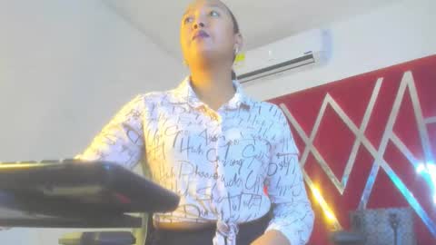 Snapshot of sweetdesireasm chatting on 02/01/26, 08:29 Sweet Desire online show from 02/01/26, 08:29