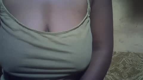 Snapshot of sweetdivah2 chatting on 07/18/26, 12:37 divinah online show from 07/18/26, 12:37