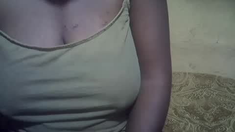 Snapshot of sweetdivah2 chatting on 07/24/26, 01:03 divinah online show from 07/24/26, 01:03