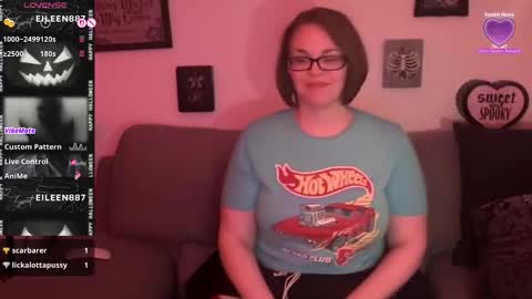 Eileen online show from 10/21/25, 06:25