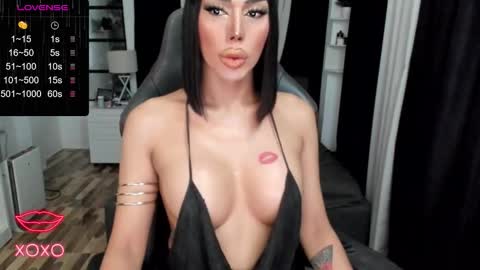 Snapshot of sweetestcandice08 chatting on 09/17/25, 02:08 CANDACE online show from 09/17/25, 02:08