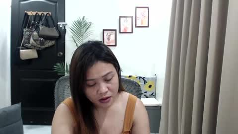 Snapshot of sweetestsmile_ chatting on 01/19/25, 04:33 Khaye online show from 01/19/25, 04:33