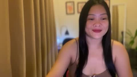 Snapshot of sweetestsmile_ chatting on 06/21/26, 01:08 Khaye online show from 06/21/26, 01:08