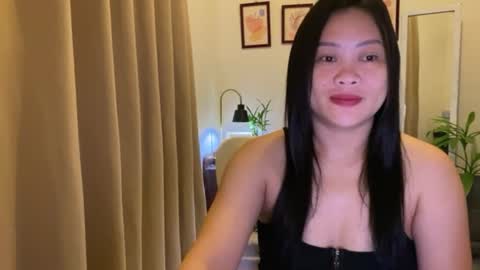 Snapshot of sweetestsmile_ chatting on 07/19/26, 12:47 Khaye online show from 07/19/26, 12:47