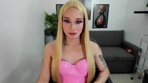sweetkatniss online show from 06/25/26, 06:12