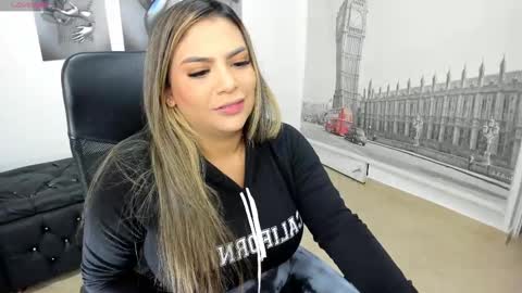Snapshot of sweetfabianaxl chatting on 02/12/25, 06:51 Fabiana online show from 02/12/25, 06:51