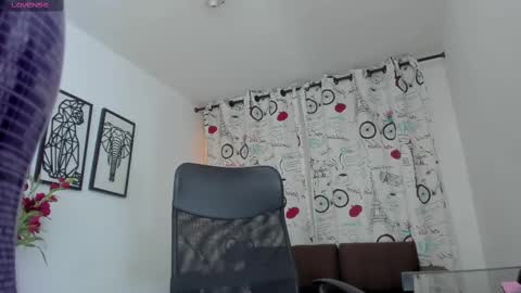 Snapshot of sweetfabianaxl chatting on 02/22/25, 07:14 Fabiana online show from 02/22/25, 07:14