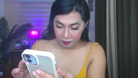 Snapshot of sweetfantasyxx chatting on 10/01/25, 06:25 Aki online show from 10/01/25, 06:25