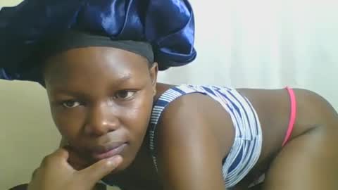 Snapshot of sweetgal2025 chatting on 06/25/26, 05:12 EUNICE online show from 06/25/26, 05:12