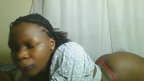 Snapshot of sweetgal2025 chatting on 07/18/26, 07:50 EUNICE online show from 07/18/26, 07:50