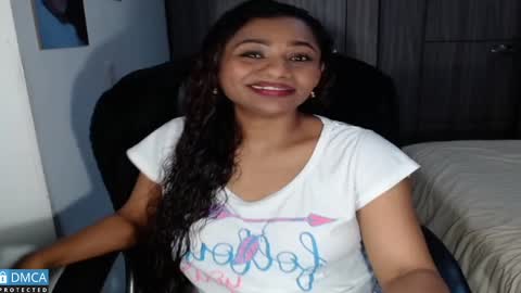 Snapshot of sweetgirlm_ chatting on 12/25/24, 12:27 Any online show from 12/25/24, 12:27