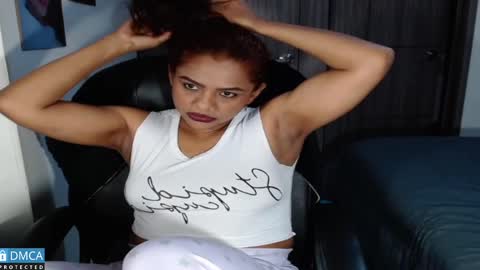 Snapshot of sweetgirlm_ chatting on 01/09/25, 03:04 Any online show from 01/09/25, 03:04