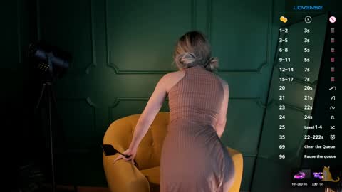 Kira online show from 12/31/24, 06:35