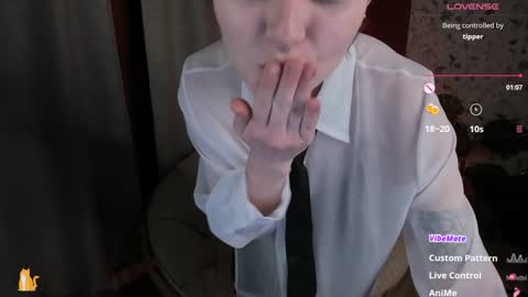 Kira online show from 01/19/25, 01:00